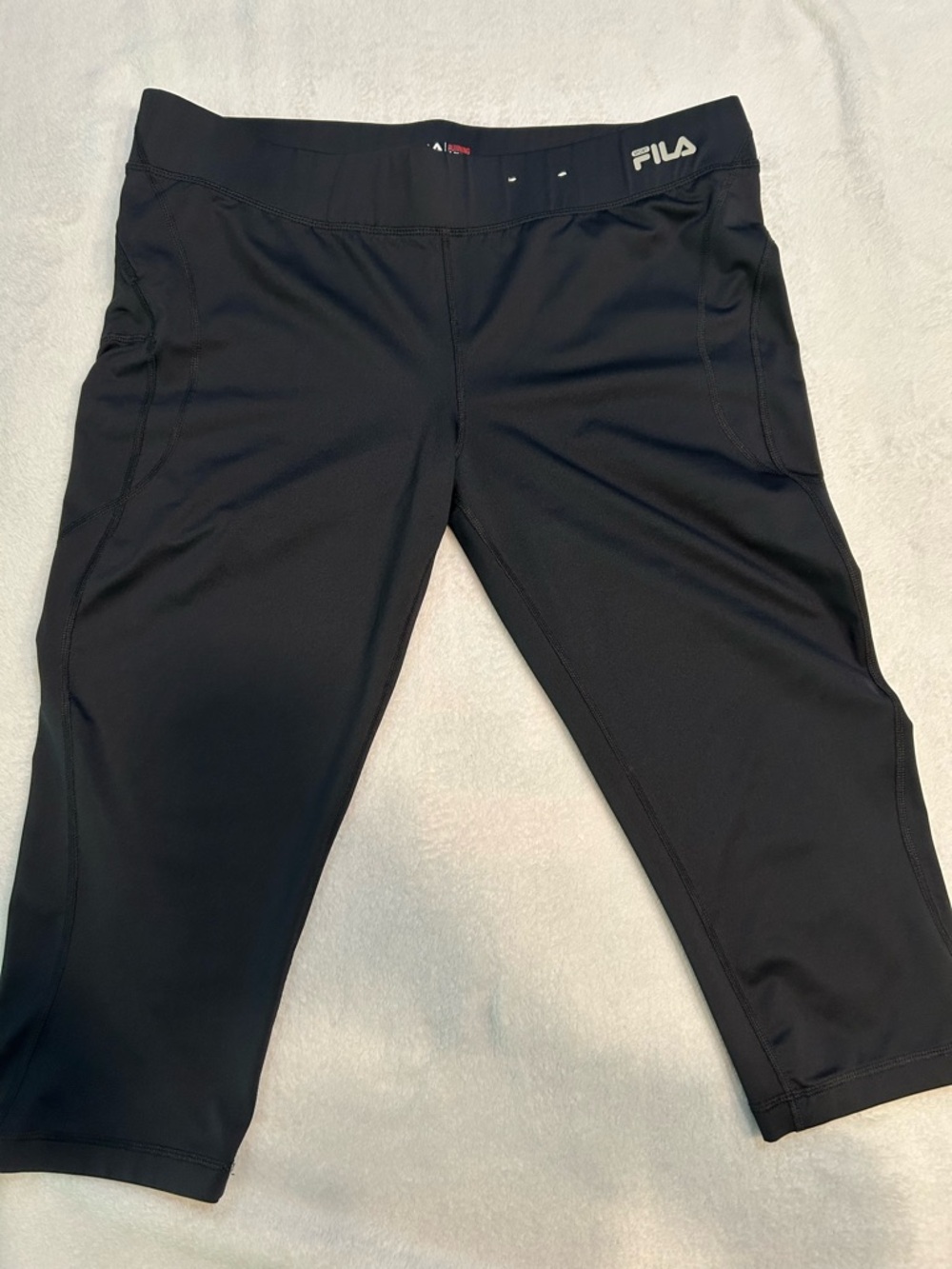 Fila Sport Women’s Sz XL Black Athletic Capri Leggings Yoga Workout Exercise